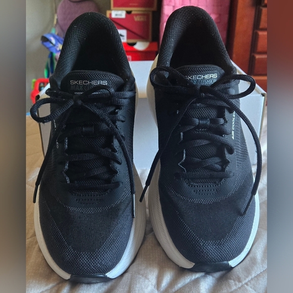 Skechers Slip-ins Black and White Man's Shoes - Picture 4 of 6